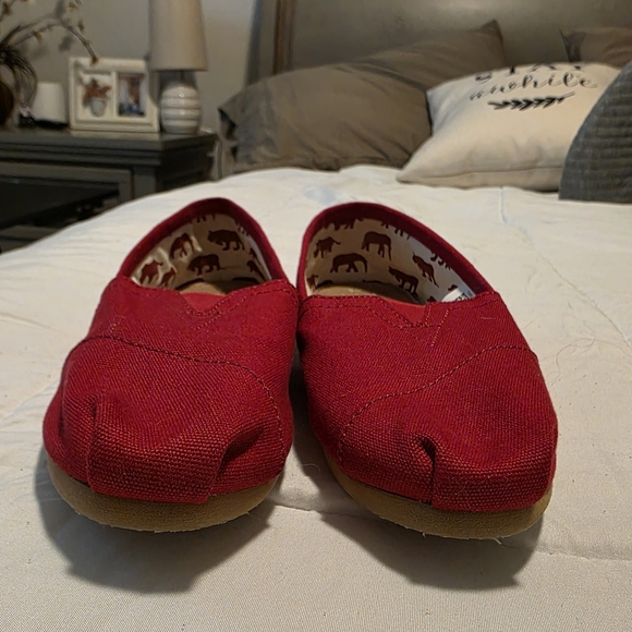TOMS Red Classic Canvas Slip-On Size 9 Alpargata - Picture 7 of 10